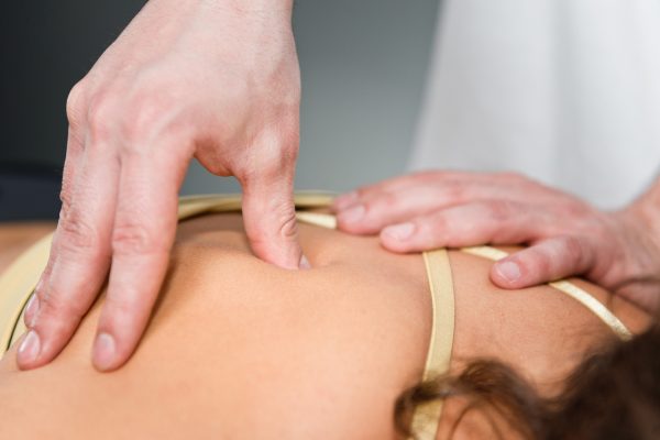 Triggertherapie: Mit der Triggerpunktmassage schmerzhafte Verspannungen lösen